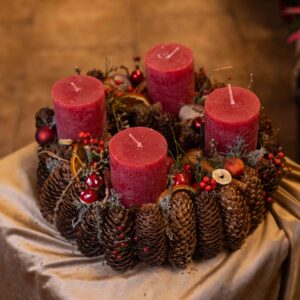 Šiškový adventný veniec